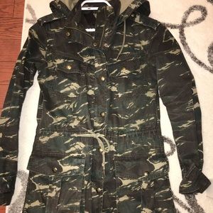 Aritiza TALULA xxs camo petite woman or youth kid